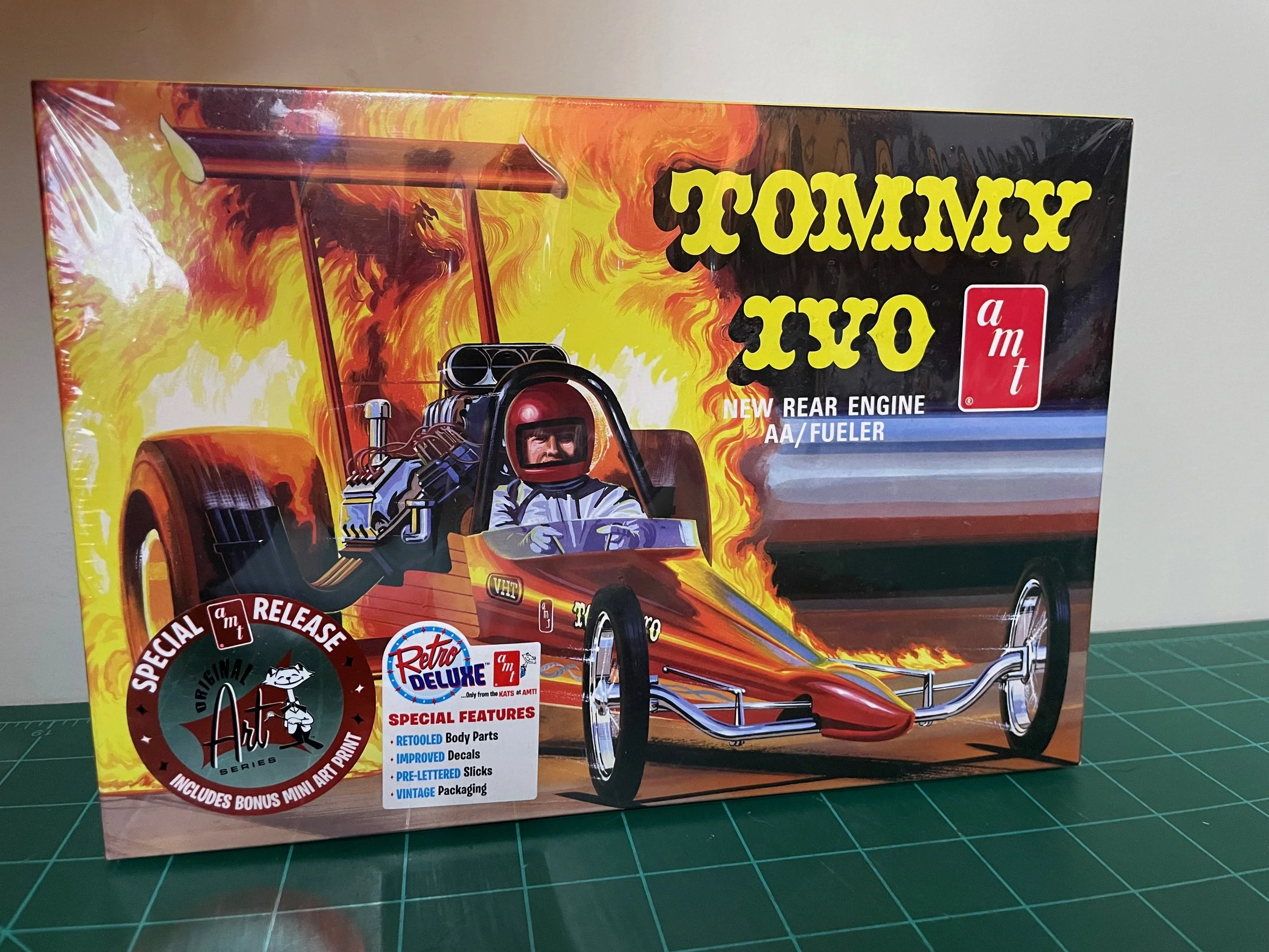 1/25 AMT Tommy Ivo Rear Engine AA Fueler with Bonus Mini Art Print #1253/12