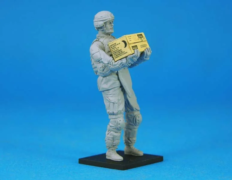 1/35 Legend Production US OIF Soldier At Rest #LF0117
