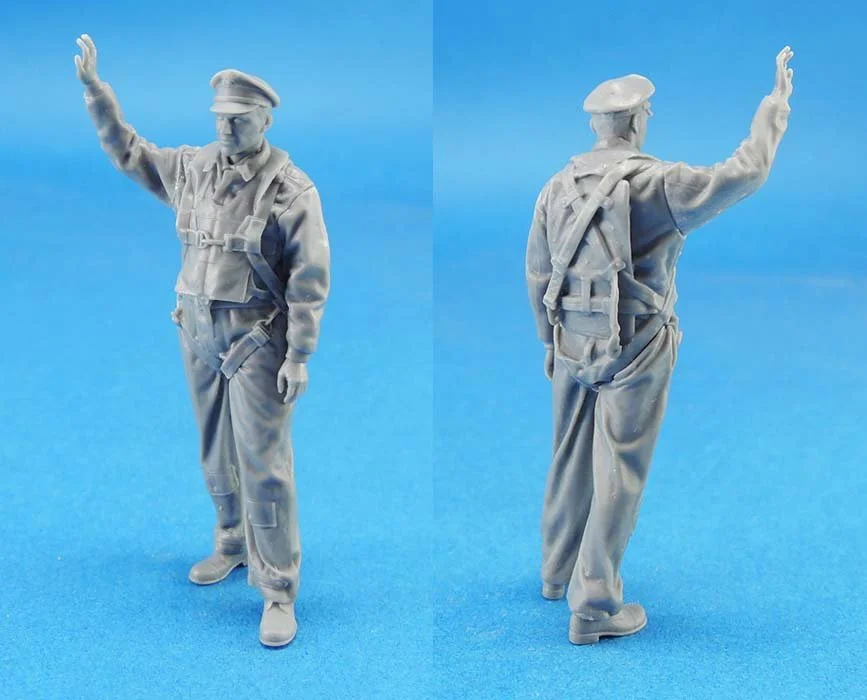 1/32 Legend Production WW2 US Bomber Pilot & Crew on the Ground #LF3229