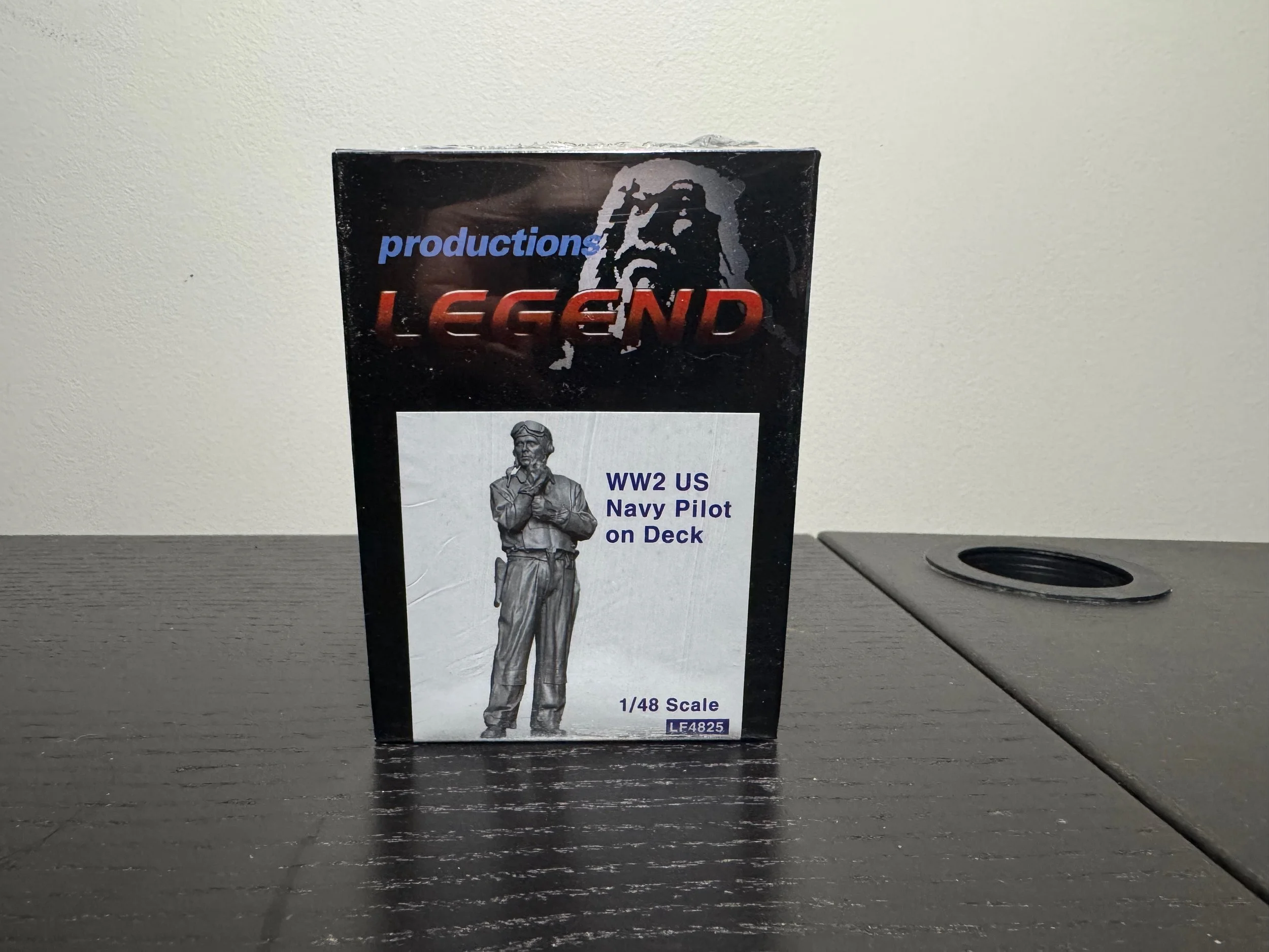 1/48 Legend Production WW2 US Navy Pilot (On Deck) #LF4825